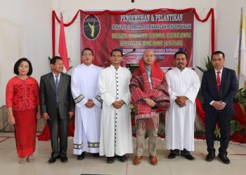 Bupati Taput Hadiri Pengukuhan Pengurus Lembaga Pembinaan dan Pengembangan Pesta Paduan Suara Gerejani Katolik Daerah (LP3KD) Kabupaten Tapanuli Utara