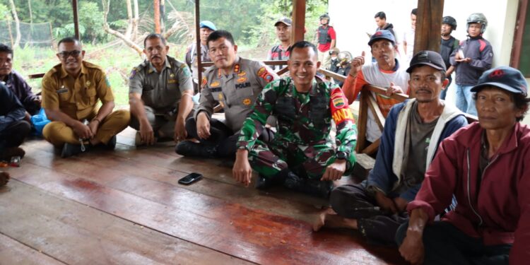 Dandim 0207/SML Bersama Kapolres Simalungun Mediasi Sengketa Lahan di HTI TPL