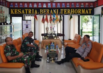 Kapolres Dairi Jalin Sinergitas TNI Polri Dengan Berkunjung ke Markas Yon 125 Si,mbisa