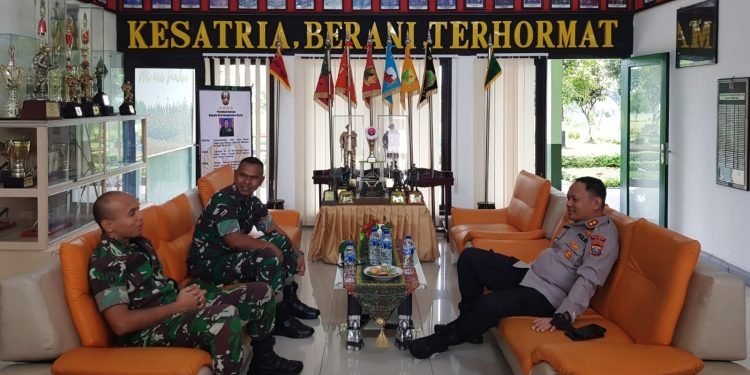 Kapolres Dairi Jalin Sinergitas TNI Polri Dengan Berkunjung ke Markas Yon 125 Si,mbisa