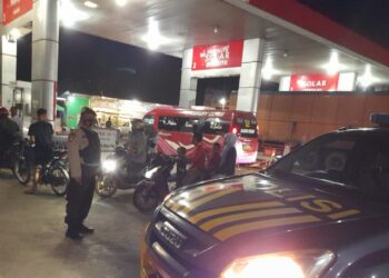 Personel Samapta Polres Asahan Monitoring dan Pengawasan di SPBU