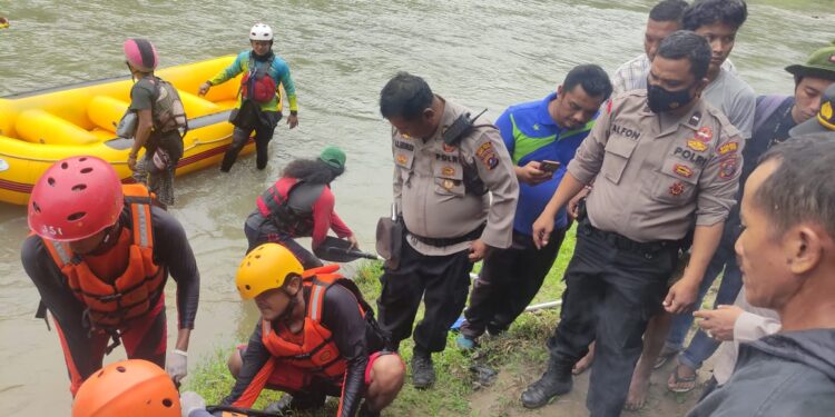 Mahasiswa UMSU yang Hanyut di Sungai Bahbolon Ditemukan Meninggal Dunia Hanyut di Sungai Bahbolon