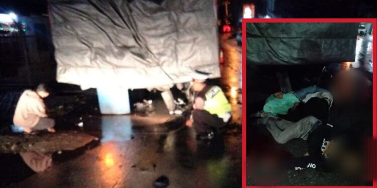Tiga Remaja Bermarga Sipahutar Berboncengan dan Tabrak Tabrak Mobil Truck, Dua Tewas Satu Luka Berat Tiga Remaja Bermarga Sipahutar Berboncengan dan Tabrak Tabrak Mobil Truck, Dua Tewas Satu Luka Berat