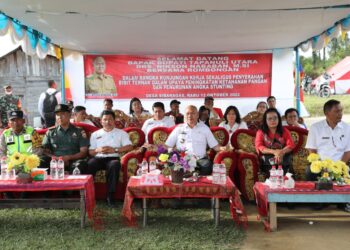 Cegah Angka Stunting Bupati Taput Memberikan Bantuan Bibit Ternak