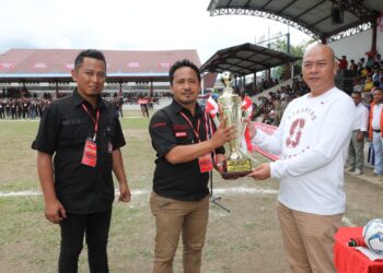 Bupati Taput Drs. Nikson Nababan, M.Si Buka Turnamen Bupati Cup