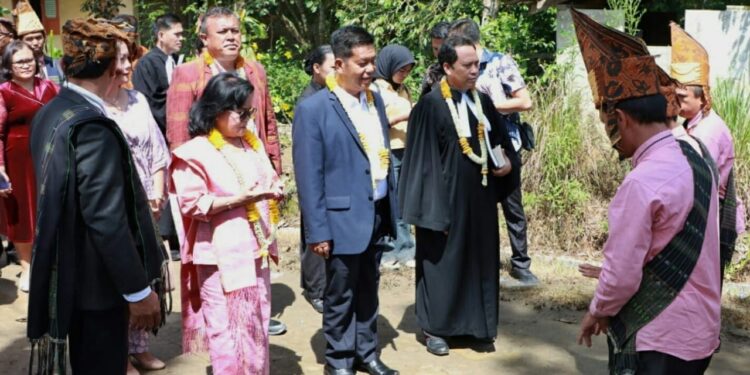 Hadiri Pesta Pembangunan GKPS Pusuk Pardamean, Bupati Simalungun aqjak Jemaat Tidak Hitung-hitungan Memberi