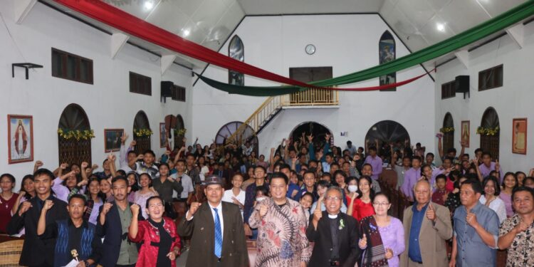 Bupati Samosir Hadiri Perayaan Natal Persekutuan Naposobulung HKBP Distrik VII Samosir