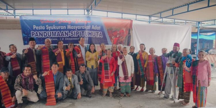Bupati Humbahas Hadiri Syukuran Masyarakat Adat Pandumaan Sipituhuta Pollung