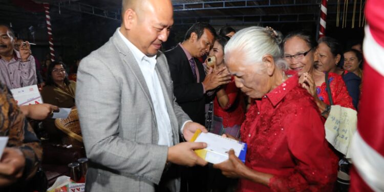 Hadiri Perayaan Natal Oikumene Kecamatan Pahae Julu 2022, Bupati Taput Nikson Nababan Apresiasi Kekompakan Gereja-Gereja 
