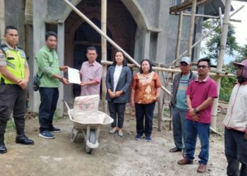 Toba Pulp Lestari Bantu Pembangunan Gereja GKPS Tambun Raya