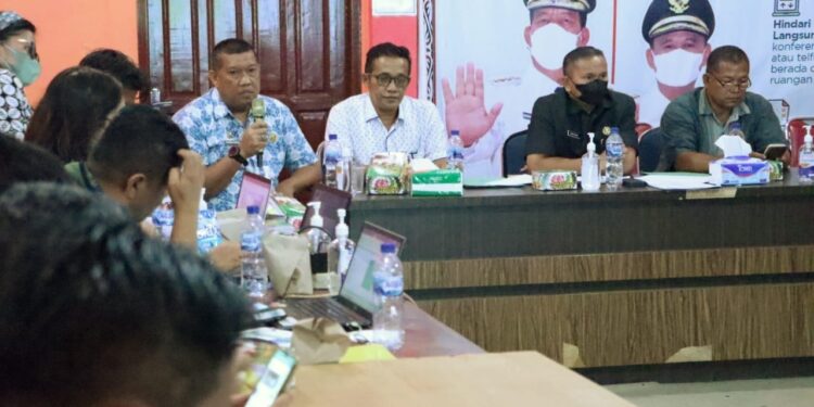 Pemkab Simalungun Gelar Rapat Anev Cegah Perkembangan Pandemi Covid-19