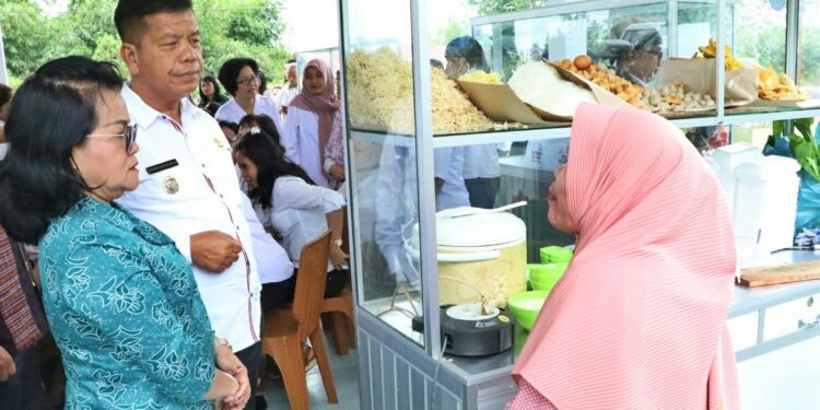 Bupati Simalungun Launching Kantin Marharoan Bolon