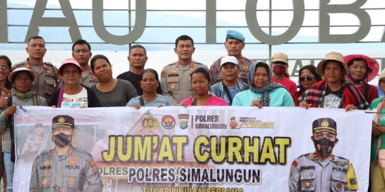 Kapolres Simalungun Gelar Jumat Curhat Di Pantai Bebas Parapat Ajak Masyarakat Untuk Bebenah