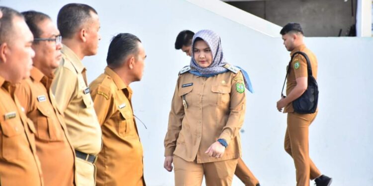 Bupati, Wabup, dan Jajaran OPD Pemkab Madina Lakukan Tes Urin saat Apel Pagi