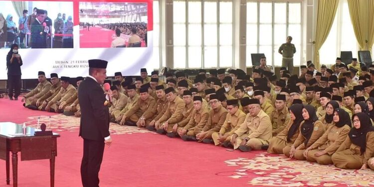 Gubsu Melantik 911 pejabat eselon III dan IV