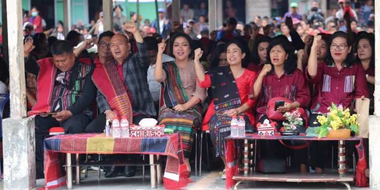 Bupati Taput Hadiri Pesta Bona Taon Toga Gultom Kecamatan Pangaribuan