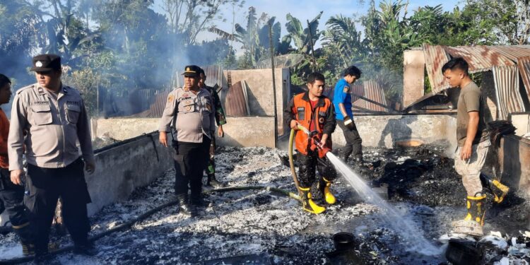 7 Rumah di Pamatang Raya Dilalap Api, Kerugian Rp 1 Milyar