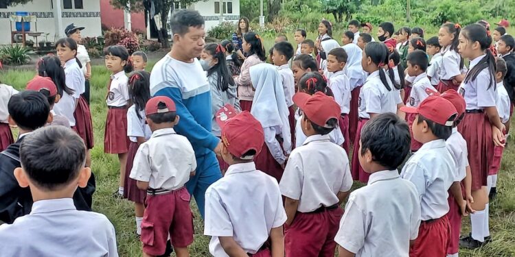 Bupati Simalungun sambangi SD 2 Tiga Runggu Kecamatan Purba