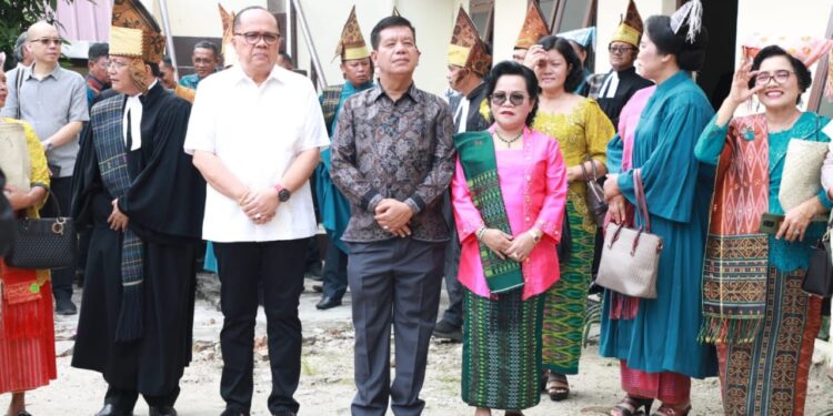 Bupati Simalungun Hadiri Perayaan HUT Ke -72 Kuria NA PA GKPS