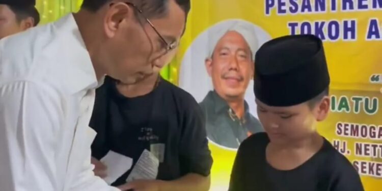 Rajut Persaudaraan JR Saragih Buka Puasa di Pesantren Darul Hikmah,Sumbang Rp50 Juta