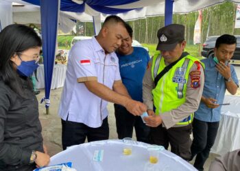 Wujudkan Mudik Yang Aman Dan Berkesan, Sat Narkoba Polres Simalungun Test Urine Para Supir Bus