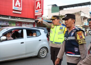 H+3, Volume Kendaraan Meningkat Di Parapat, Kapolres Simalungun Siagakan Personel Di Sepanjang Jalan