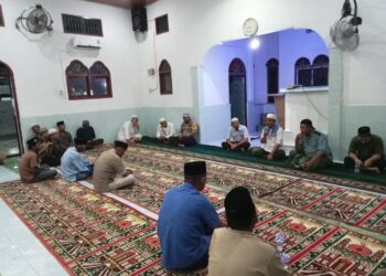 Wakapolres Tanjung Balai Sholat Tarawih Sembari Berikan Tausiah Agama di Mesjid Jami’