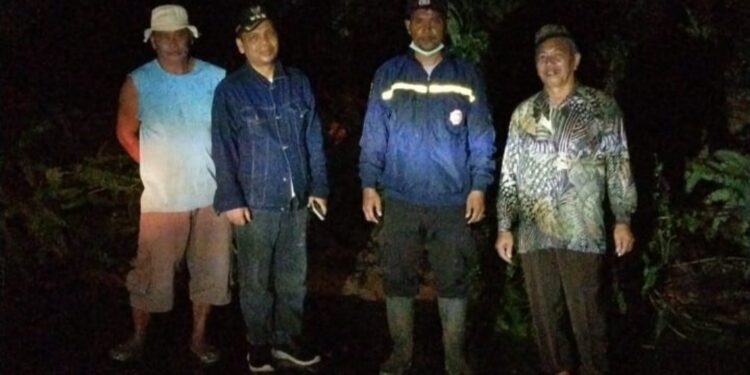 Jalan di Desa Natambang Roncitan Tapsel Tertimbun Longsor, Akses Dua Kecamatan Tertutup Total  