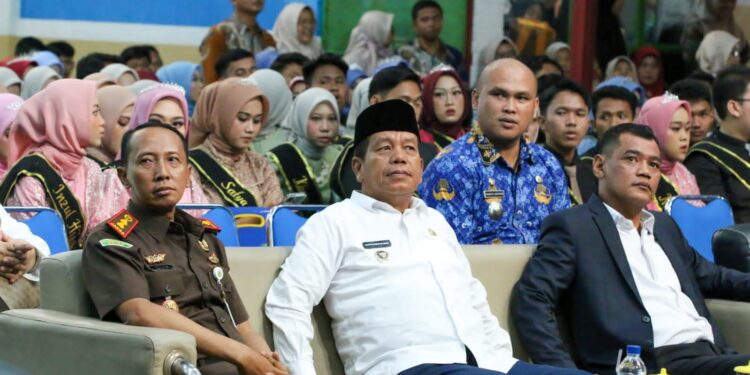 Hadiri Wisuda Purna Siswa SMK Swasta Al Washliyah 2 Perdagangan, Bupati Simalungun: “Tetap Berjuang dan Belajar”