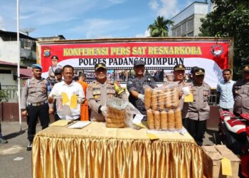 Polres Padangsidimpuan Ungkap Peredaran Belasan Kg Narkoba dan Amankan 4 Tersangka
