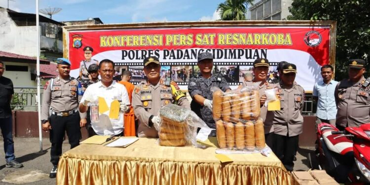Polres Padangsidimpuan Ungkap Peredaran Belasan Kg Narkoba dan Amankan 4 Tersangka