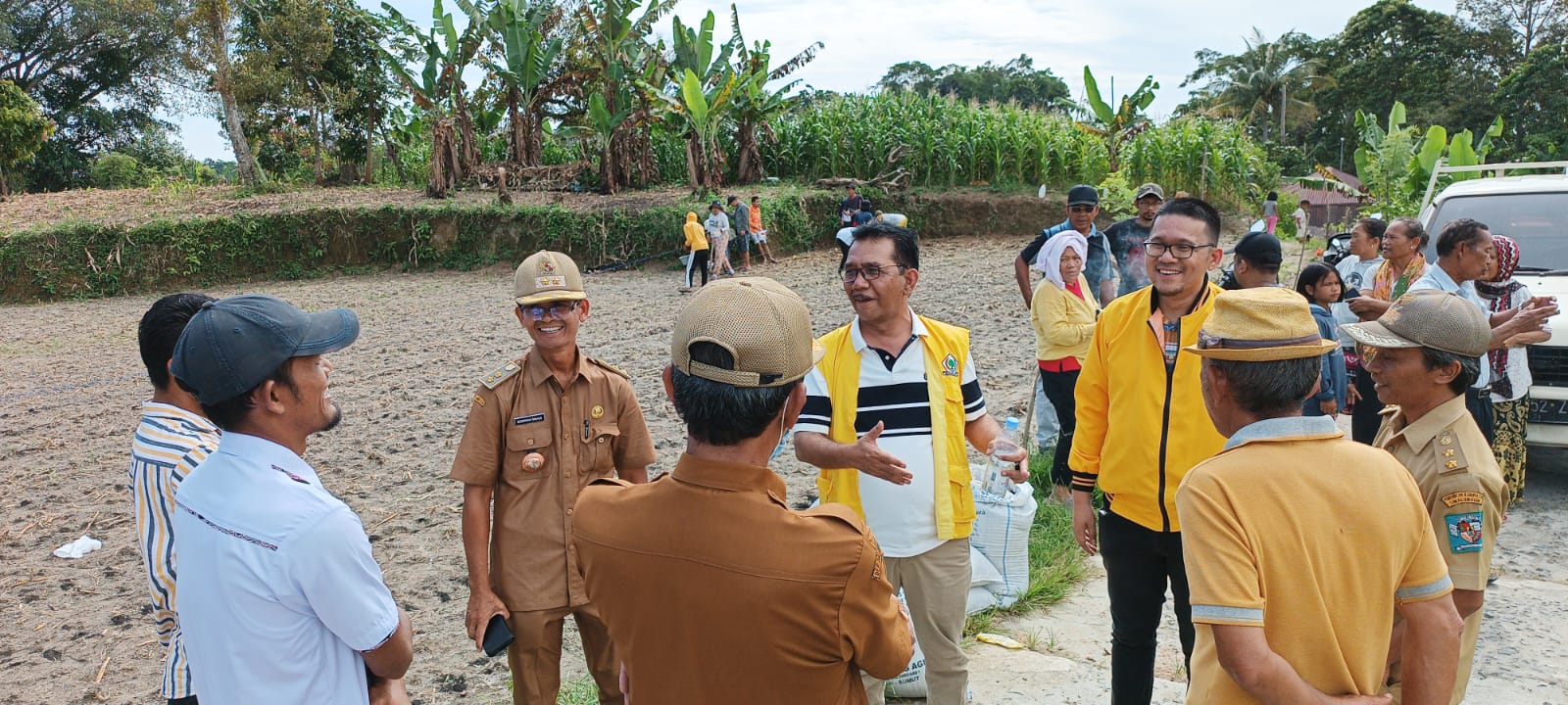 Timbul Jaya Sibarani Bina Demplot Pertanian Organik di Kecamatan Sidamanik