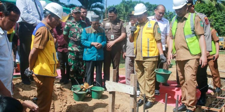 Bupati Simalungun Minta Satu Ruang Kerja di Kantor Camat Bandar