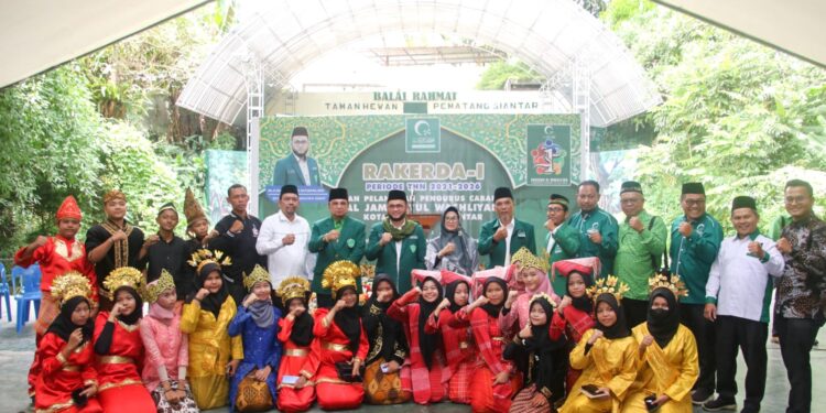 Pengurus Cabang (PC) Al Jam'iyatul Washliyah Kota Pematang Siantar Dilantik Pengurus Cabang (PC) Al Jam’iyatul Washliyah Kota Pematang Siantar Dilantik