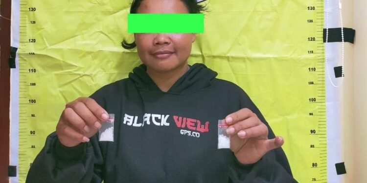 Polres Humbahas Tangkap Wanita Edar Sabu Polres Humbahas Tangkap Wanita Edar Sabu