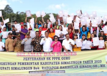 Bupati Simalungun Serahkan SK Kepada 186 PPPK Jabatan Fungsional Guru