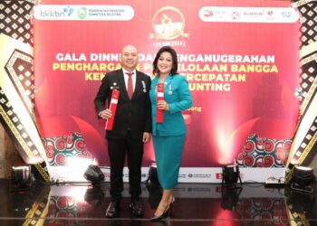 Bupati Tapanuli Utara Drs Nikson Nababan, M.Si , beserta Ketua TP-PKK Satika Simamora SE.MM,