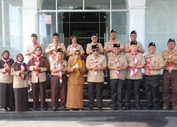 dr Susanti Dewayani Lepas Kontingen Pramuka dari Siantar ke Raimuna Nasional XII