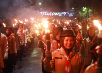 Wali Kota Pematang Siantar bersama Forkopimda melepas Pawai Obor