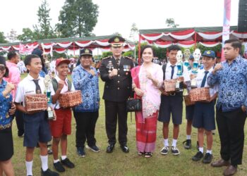 Kapolres Didampingi Ketua Bhayangkari Simalungun Ikuti Upacara HUT RI Ke-78, Tetap Semangat Meski Diguyur Hujan