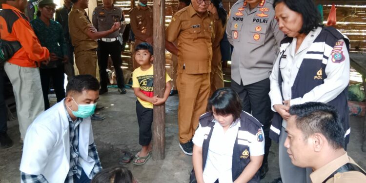 Usai Rampung Dibangun, Kapolres Toba Kunjungi Kediaman Kartini Manurung, Warga Sibaruang Kurang Mampu
