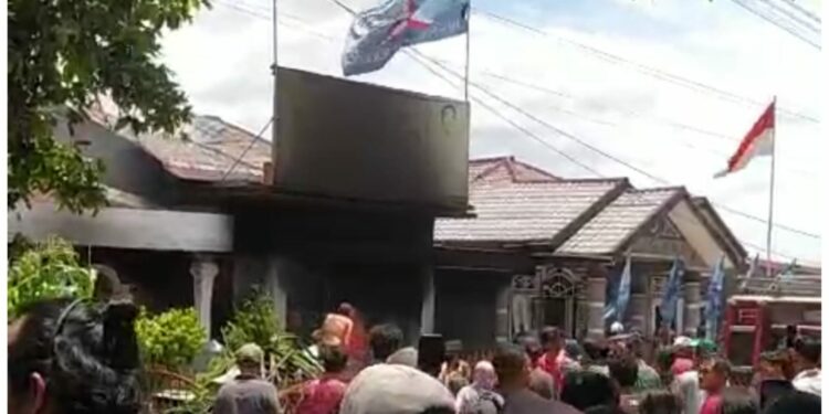 Rumah Anggota DPRD Siantar Metro Hutagaol Terbakar