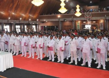 Bupati Nikson Nababan Lantik 41 Kepala Desa di Kabupaten Taput