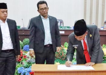 Timbul Jaya Sibarani Pimpin Rapat Paripurna DPRD Simalungun