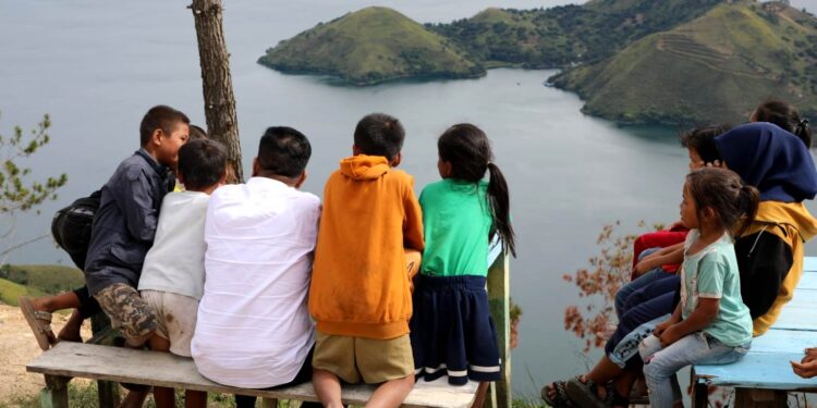 Wisata Indah Sippan di Simalungun Berlatar Danau Toba
