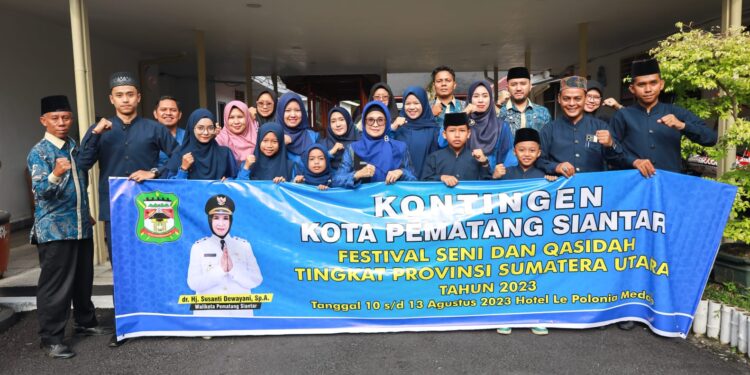 11 peserta Festival Seni dan Qasidah Tingkat Provinsi asal Siantar Diberangkatkan dr Susanti Dewayani SpA Peserta Festival Seni dan Qasidah asal Siantar Diberangkatkan