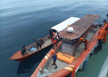 Tim SAR Gabungan Evakuasi Enam Rombongan Wisatawan