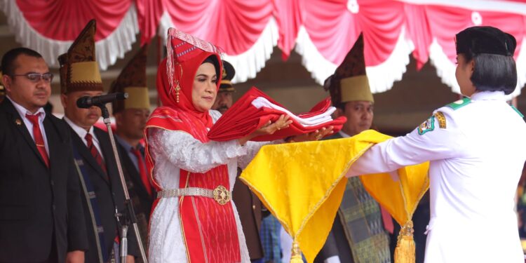 Wali Kota Pematang Siantar dr Susanti Dewayani SpA Pimpin Upacara Pengibaran Bendera HUT ke -78 Kemerdekaan RI Wali Kota Pematang Siantar dr Susanti Dewayani SpA Pimpin Upacara Pengibaran Bendera HUT ke -78 Kemerdekaan RI