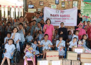 Pengurus Bhayangkari Simalungun Bakti Sosial di Pusat Rehabilitasi Harapan Jaya