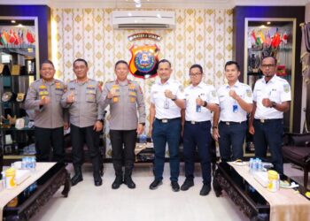 Irjen Pol Agung Setya Imam Effendi, menerima kunjungan PT Kereta Api Indonesia (KAI) dalam meningkatkan sinergitas bertempat di Ruangan Perjamuan Mapoldasu, Selasa (22/8).